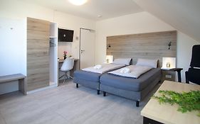 Mk Hostel Oyten - Free Wifi & Parking - 24H Check-In